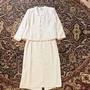Kasper 12P Cream Button-Up jacket long Skirt Suit NWOT